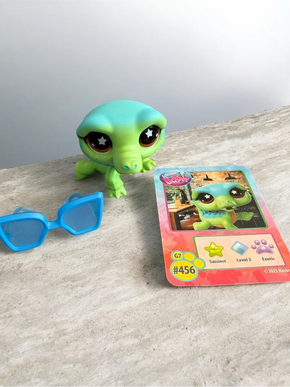 Littlest Pet Shop CROCODILE G7 #456 Series 5 - Glasses Accessory & Trading Card